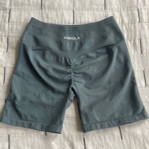 Aurola shorts size large Alphalete Amplify dupe